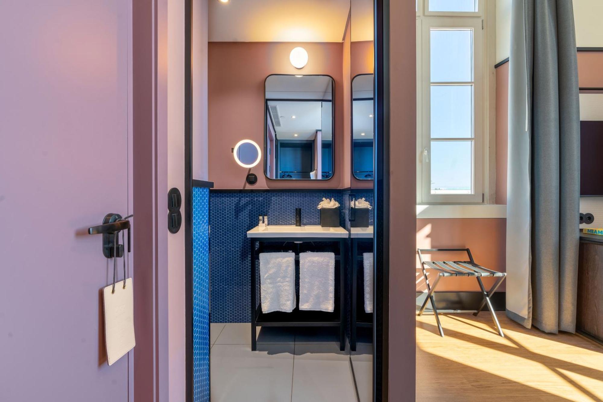 Hotel The Editory Riverside Hotel, An Historic