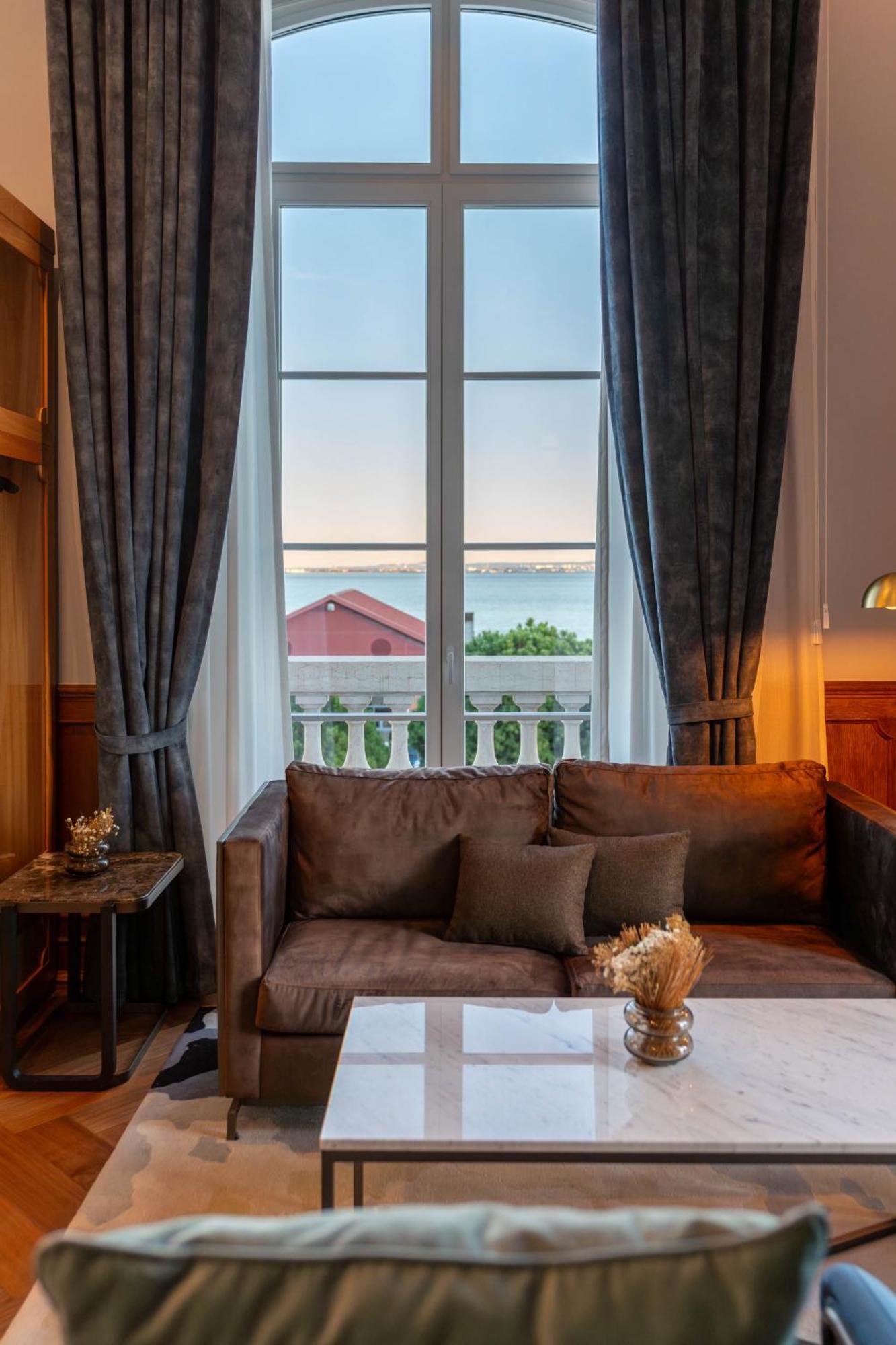 The Editory Riverside Hotel, An Historic 5*